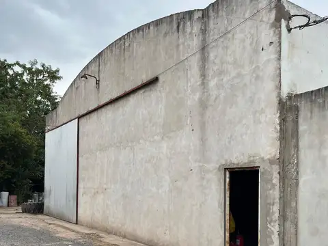 Dos Galpones /Naves con  Silos y Balanza sobre Ruta 40