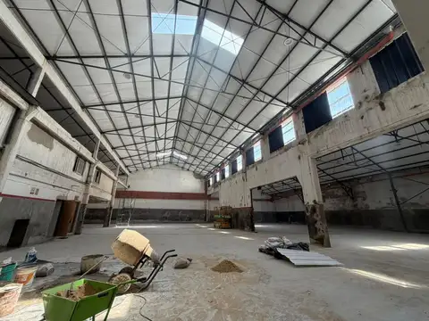Galpón - Depósito de 2650 m2 en la Boca - ALQUILER