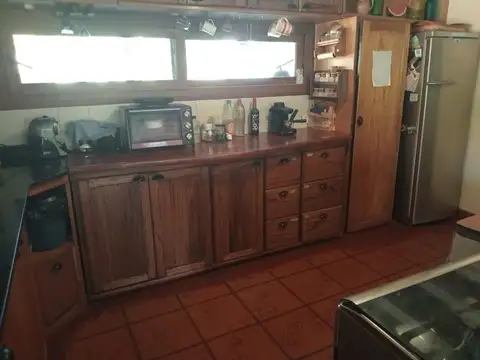 Casa 10 ambientes con 6 baños