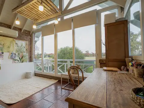 Casa 7 ambientes con 5 baños