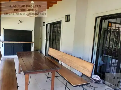Casa 5 ambientes con 3 baños