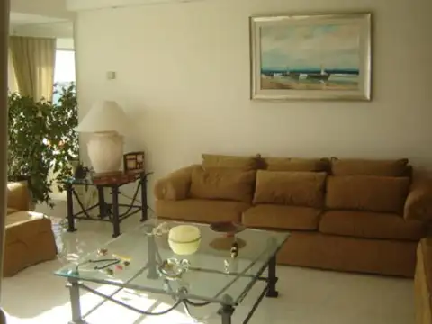 Departamento en Venta en Playa Mansa, USD 970.000