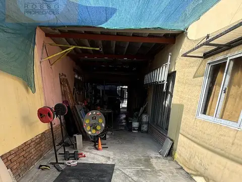 Casa en Venta con 3 cocheras