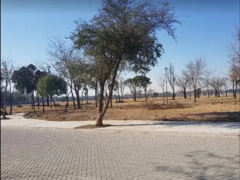 LA LUISITA! Terreno CENTRAL Apto Dúplex 360 Mts² - Seg 24 hs