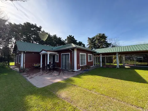 Casa en Venta con 2 cocheras