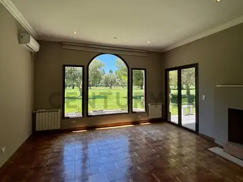 Casa en el Prestigioso Barrio CLUB DE CAMPO