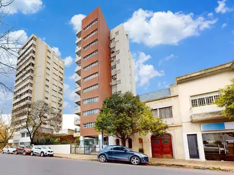 Departamento de 2 dormitorios en venta en La Plata