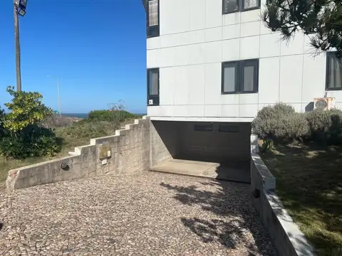 Casa en Alquiler Temporal con 3 cocheras