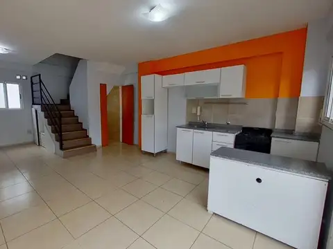 Depto Tipo Casa en Venta de 3 ambientes