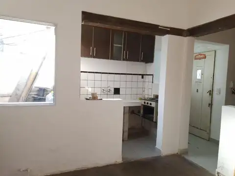 Avenida Adolfo Alsina 855