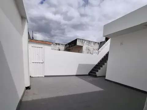 Venta Departamento tipo PH 2 ambientes en lanus Este - Gerli