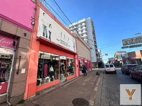Rodriguez e/ Sarmiento y Mitre