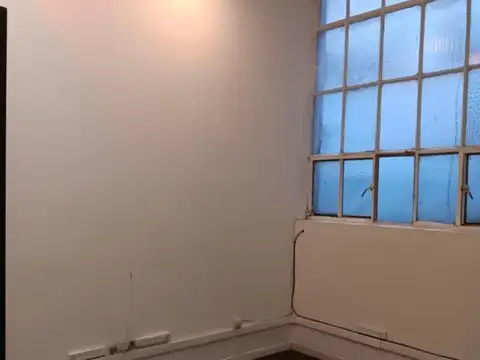 Oficina en pleno microcentro sobre la peatonal Florida