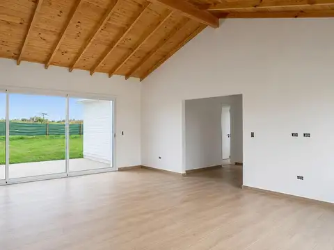 Casa en Venta con 3 cocheras