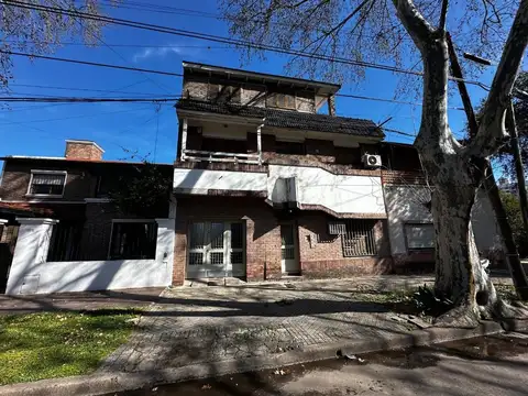 VENTA CASA TRES DORMITORIOS PATIO COCHERA
