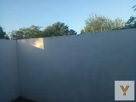 Depto Tipo Casa en Venta al Este
