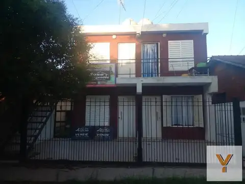 PH en venta - 1 Dormitorio 1 Baño - Merlo