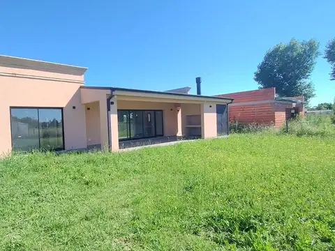 Casa en Venta en Loma Verde, USD 159.000