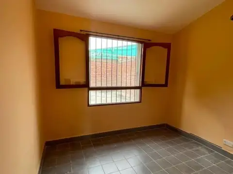 VENTA CASA 3 DORM BARRIO SANTA ANA ZONA SUR