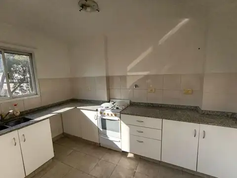Departamento en Alquiler en Ciudad Jardín del Palomar, $ 570.000