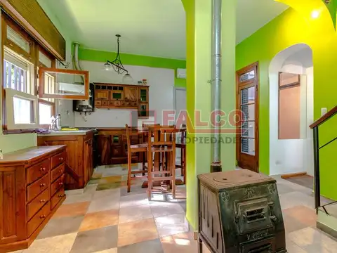 Depto Tipo Casa 6 ambientes con 2 baños
