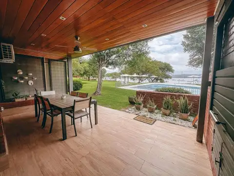 Casa 5 ambientes con 2 baños