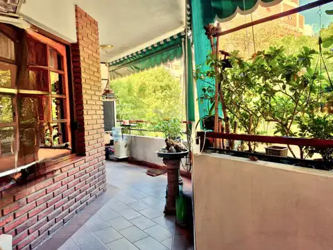 Departamento 5 ambientes con 2 baños