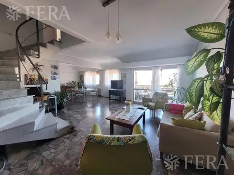 Venta de departamento de 4 ambientes con balcón en Wilde