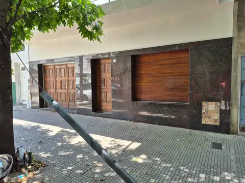 Casa en alquiler en Parque Avellaneda