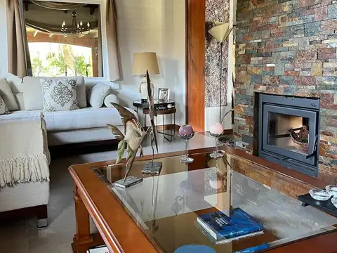 Casa 7 ambientes con 4 baños