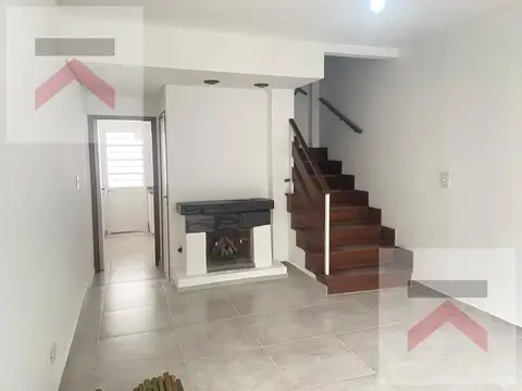 Alquiler PH 3 amb c/ patio - San Isidro Centro - Sin Expensas