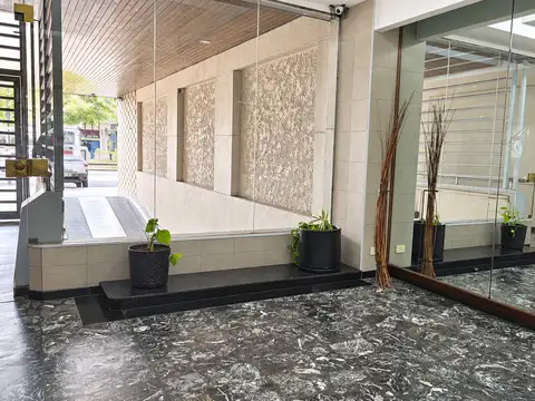 Excelente vista Departamento de 3 ambientes sobre av. Maipú y principales accesos