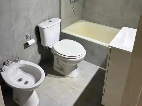 French 2600, Piso 6