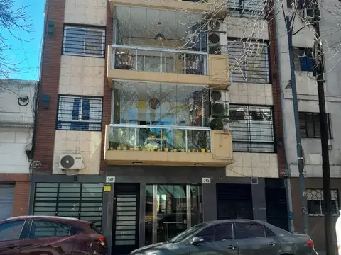 Mercedes 300, Piso PB
