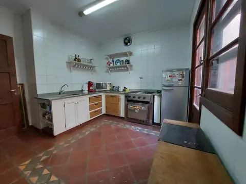 Chalet ideal para desarrollo de propiedad horizontal, en el entorno del barrio Chauvin.