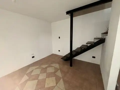 Depto Tipo Casa en Venta 26 años