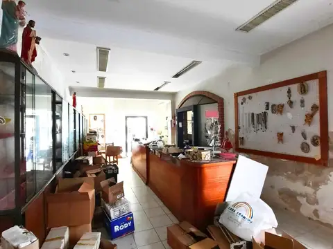 VENTA LOCAL SOBRE CALLE 58 A METROS AV 7, LA PLATA