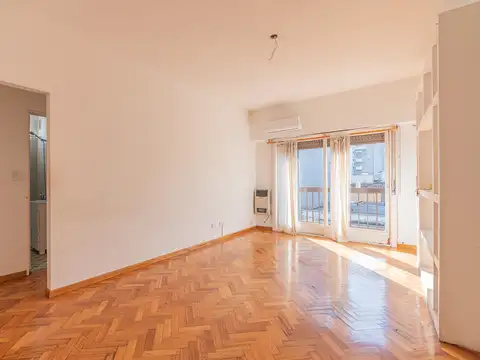Donato Alvarez y Rivadavia - 4 ambientes con balcon - reciclado