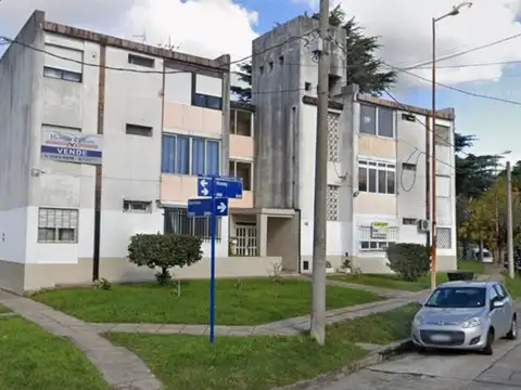 Alquiler Departamento de  3 ambientes en Lomas del Mirador