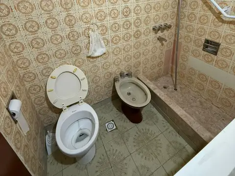 Depto Tipo Casa en Venta 50 años