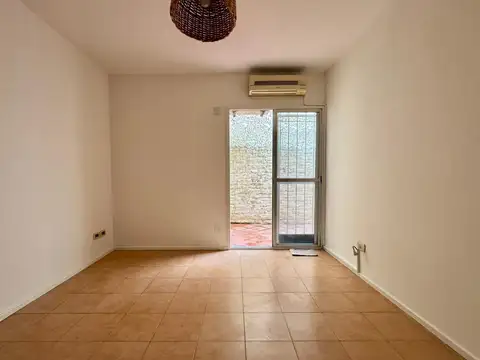 Vidal 3600, Piso PB