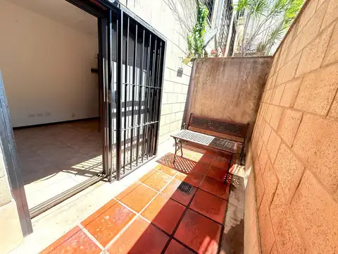Depto Tipo Casa 2 ambientes con 1 baño