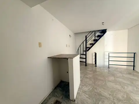 VENTA - Duplex un dormitorio con Subsuelo a metros de Av. San Martín, Rosario