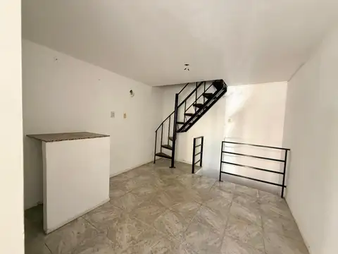VENTA - Duplex un dormitorio con Subsuelo a metros de Av. San Martín, Rosario
