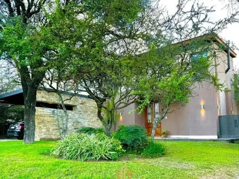 CASA DE CATEGORIA EN VENTA EN COUNTRY VALLE DEL GOLF