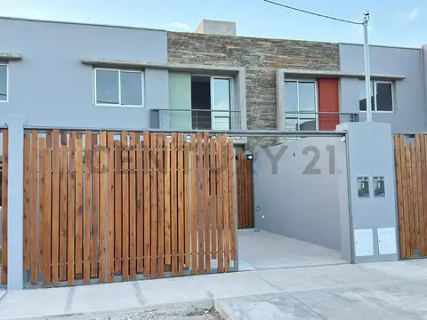 Venta de Duplex. Barrio Privado Las Tacas. Guaymallen