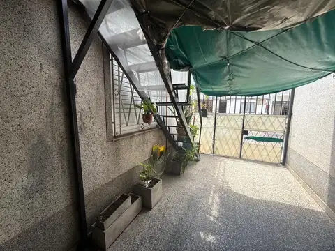 Depto Tipo Casa en Venta de 4 ambientes