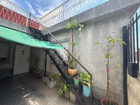 Depto Tipo Casa 4 ambientes con 1 baño