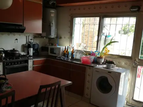 Casa en Venta con 3 cocheras