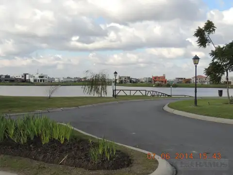 San Francisco - lote a la laguna